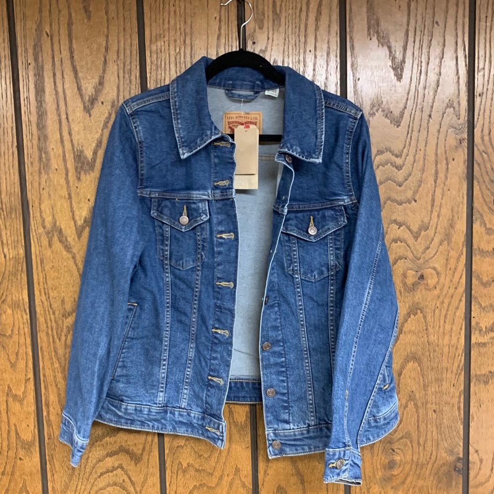 Levi’s Women’s Denim Jacket Plus Size 1X no longer have the tags